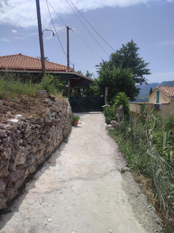 Πέτρινο Σπίτι Hotel Lazarata Exterior photo